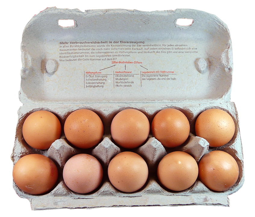 Fresh Brown Eggsin Carton Box PNG