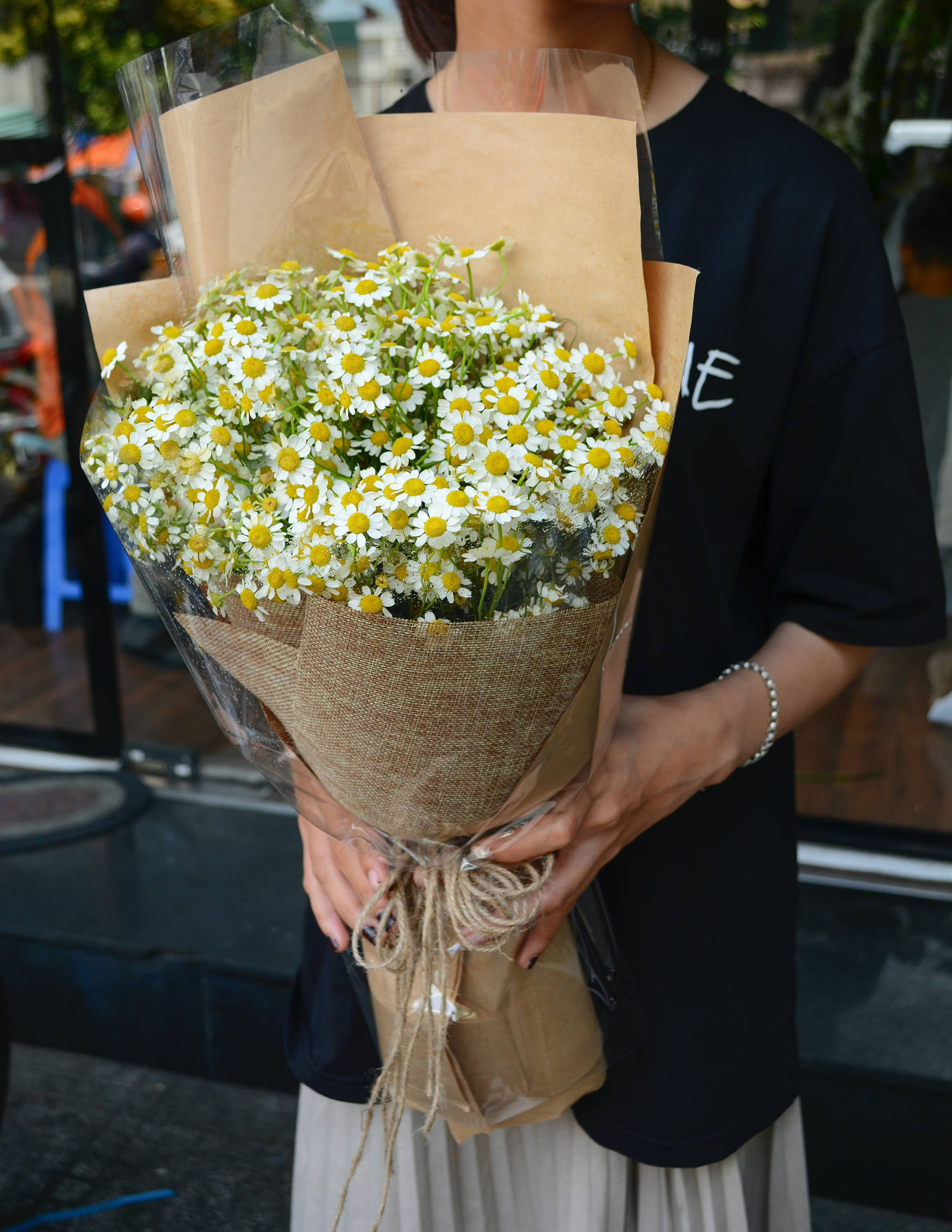 Ramofresco De Flores De Feverfew En La Tienda De Flores Fondo de pantalla