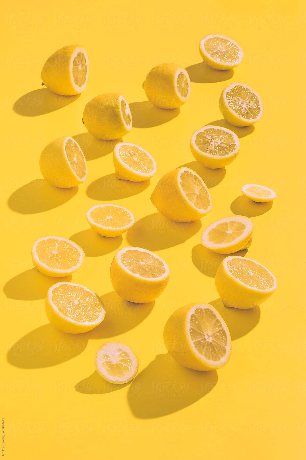 Fresh Lemon Sliced Yellow Wallpaper