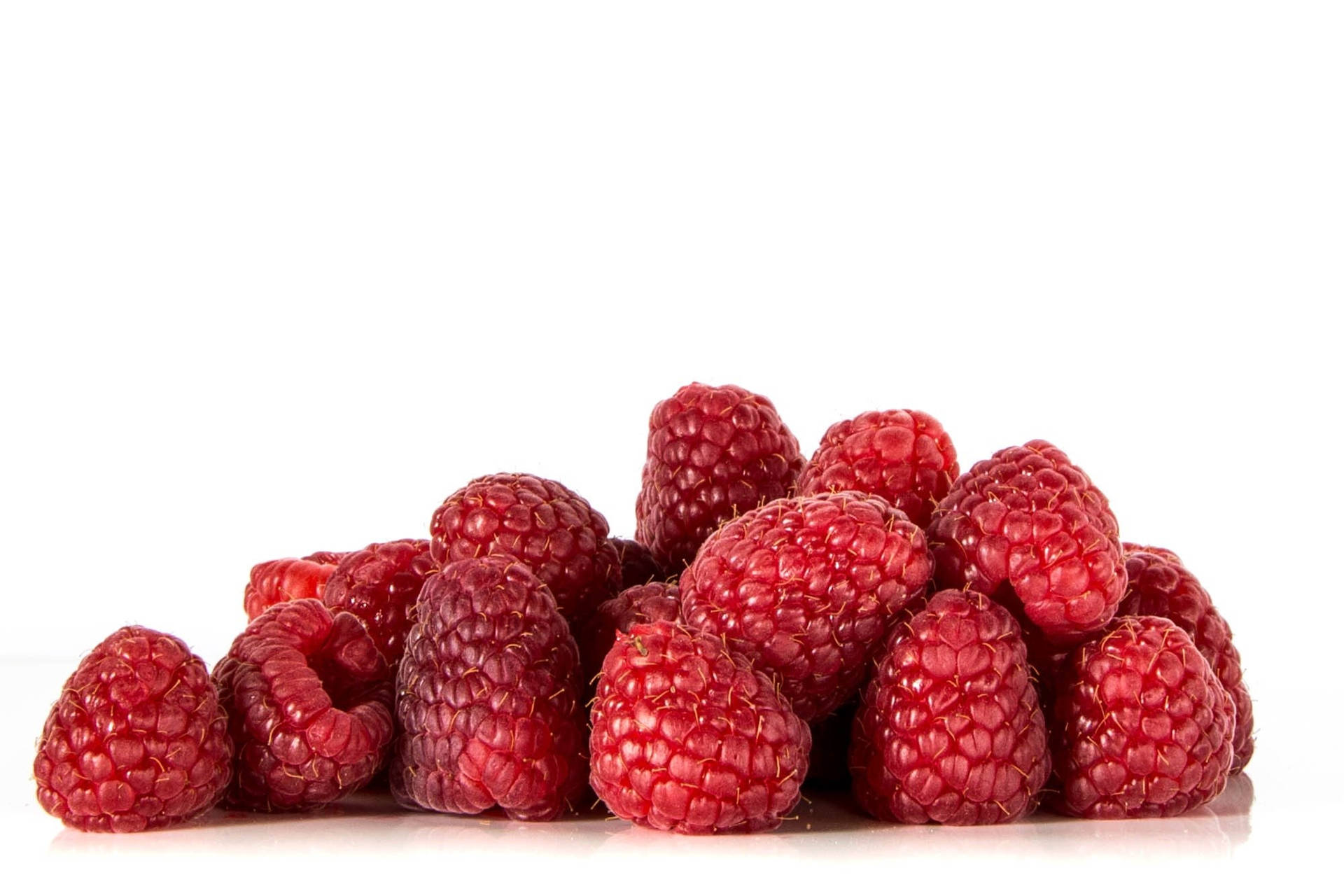 Fresh Red Raspberries Wallpaper