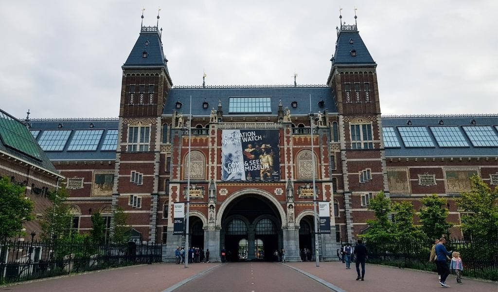 Front Entrance Of Rijksmuseum Background