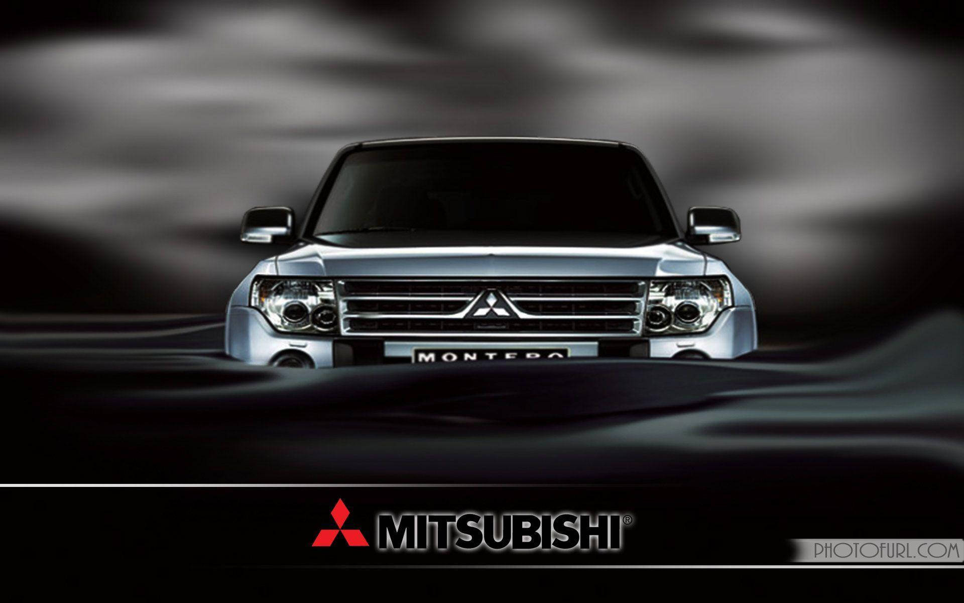Front View of Mitsubishi Montero Wallpaper