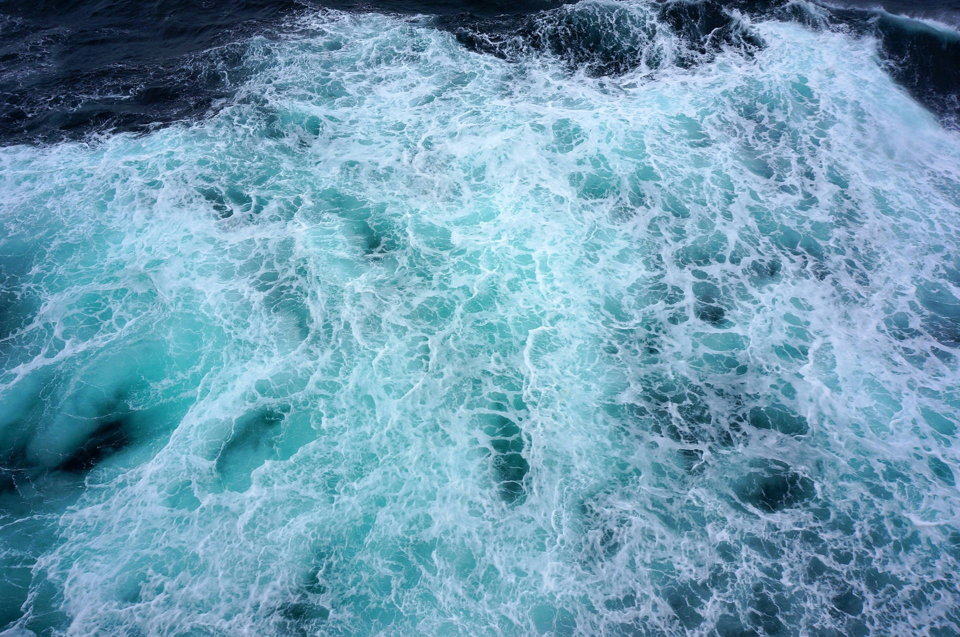 Frothy Green Sea Background Wallpaper