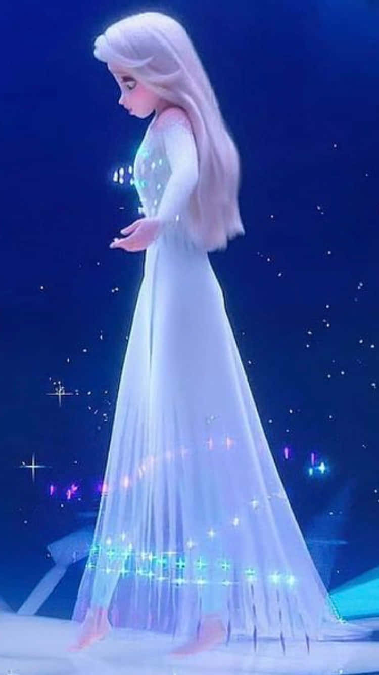 Dronning Elsa står i en smuk hvid kjole, fra Disney's Frozen 2. Wallpaper