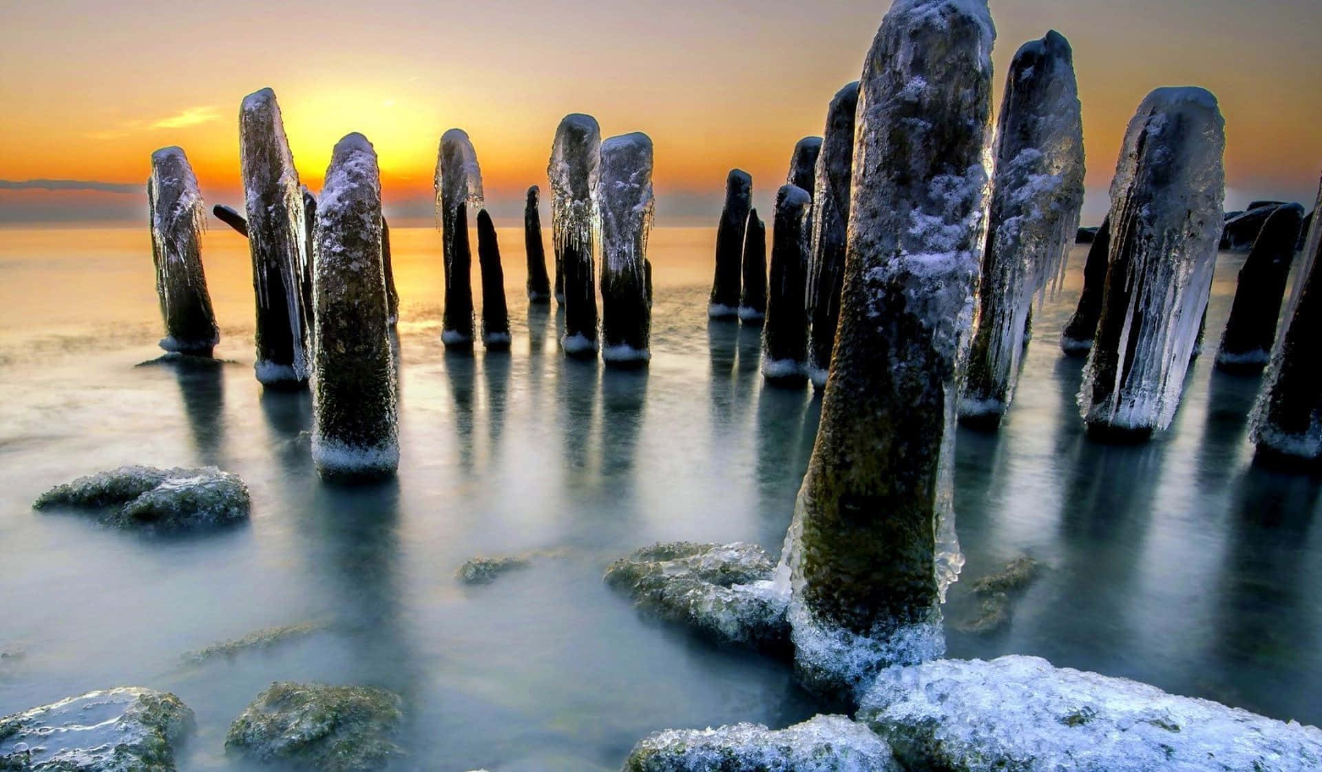 Unavista Fascinante De Un Lago Congelado En Un Día De Invierno. Fondo de pantalla