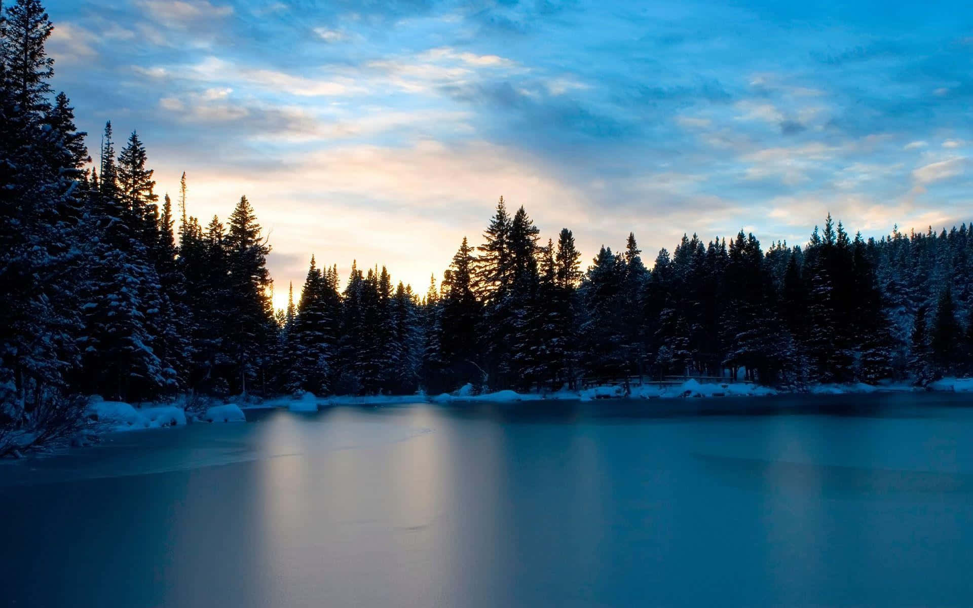 Tranquil Frozen Lake Scene Wallpaper