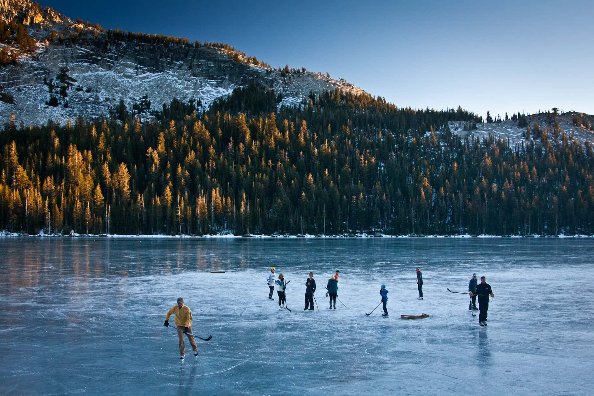 Stunning Frozen Lake Landscape Wallpaper