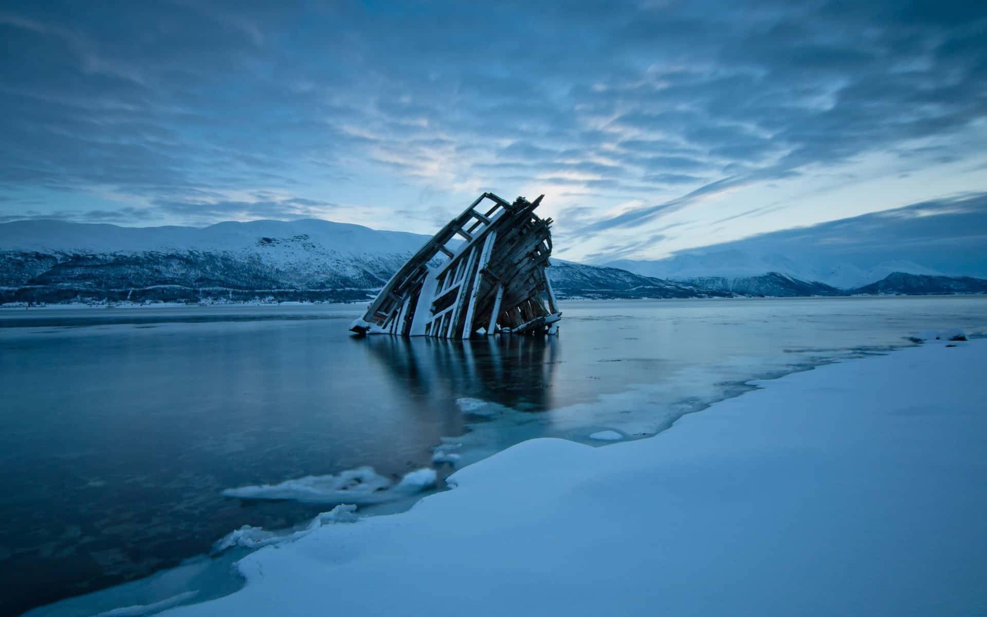 Tranquil and Serene Frozen Lake Wallpaper