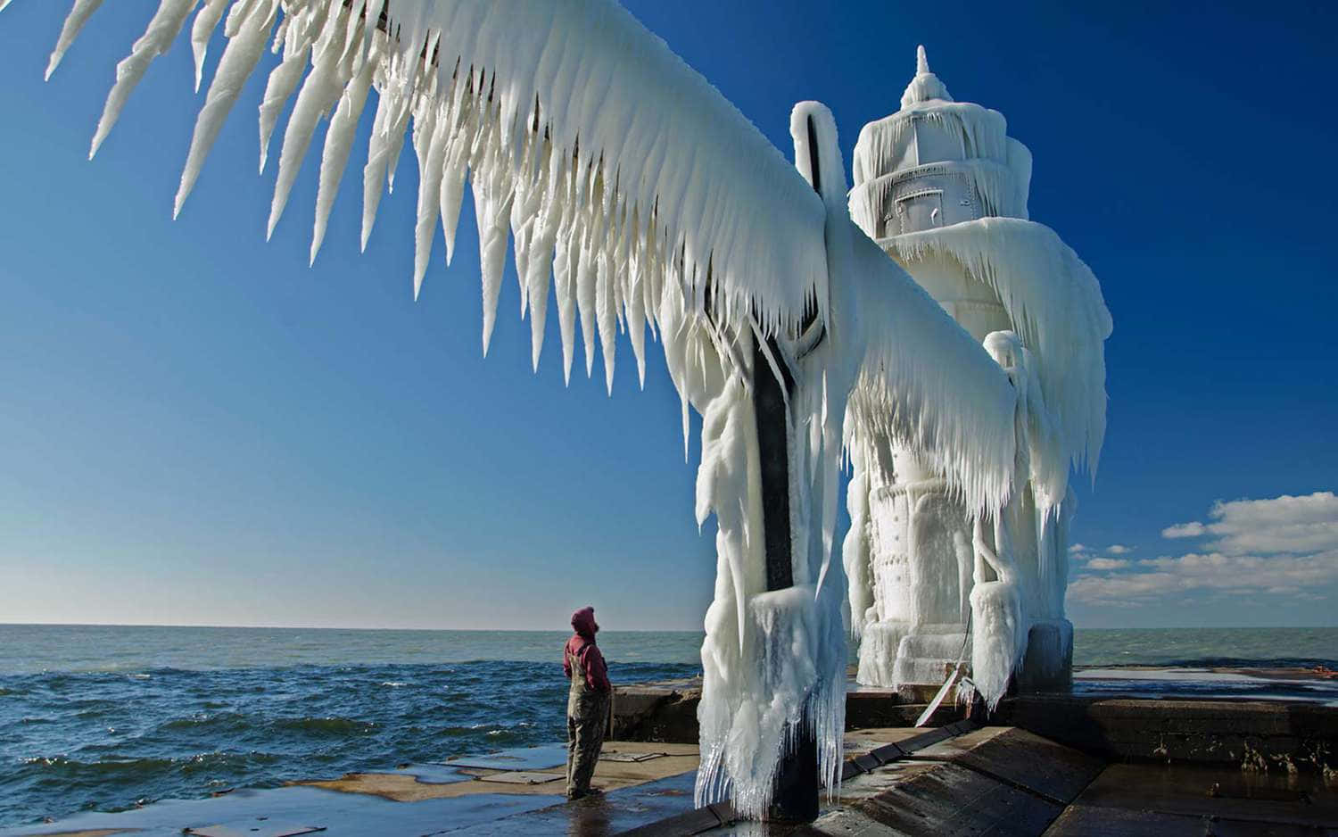 Imagendel Faro Congelado En Michigan.