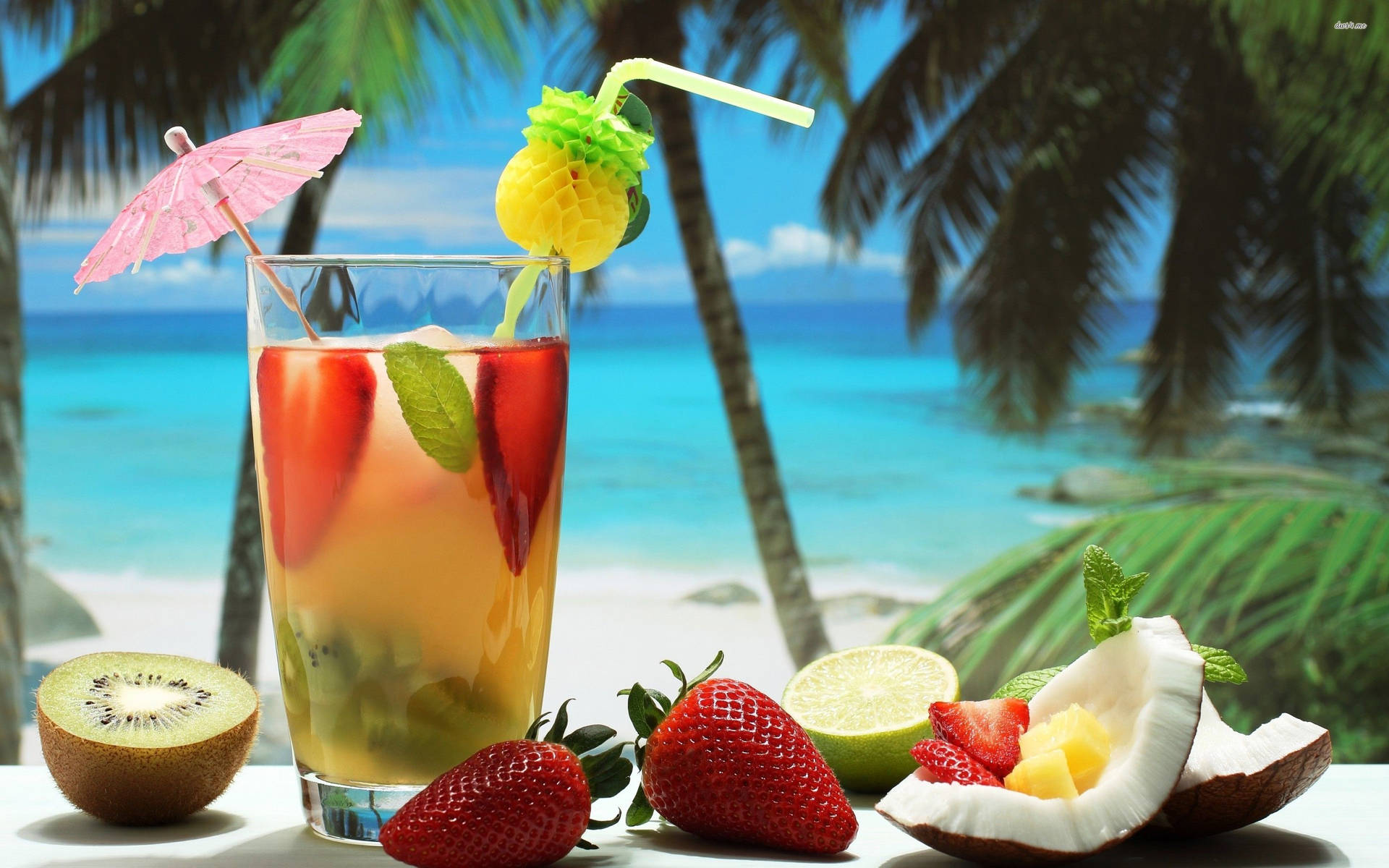 Mezclafrutal De Bebida Tropical. Fondo de pantalla