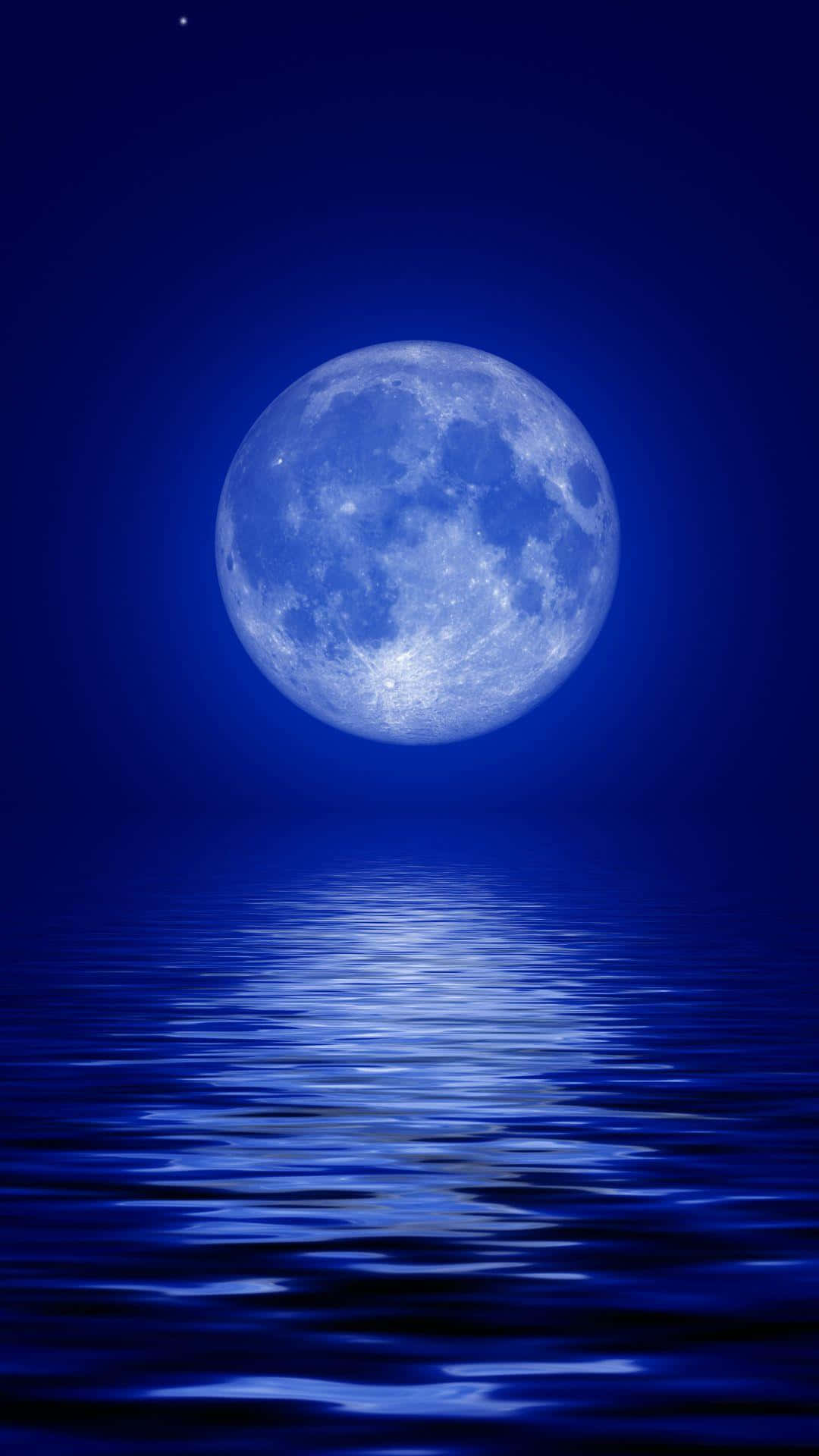 Unaluna Blu Sopra L'acqua Con Le Stelle