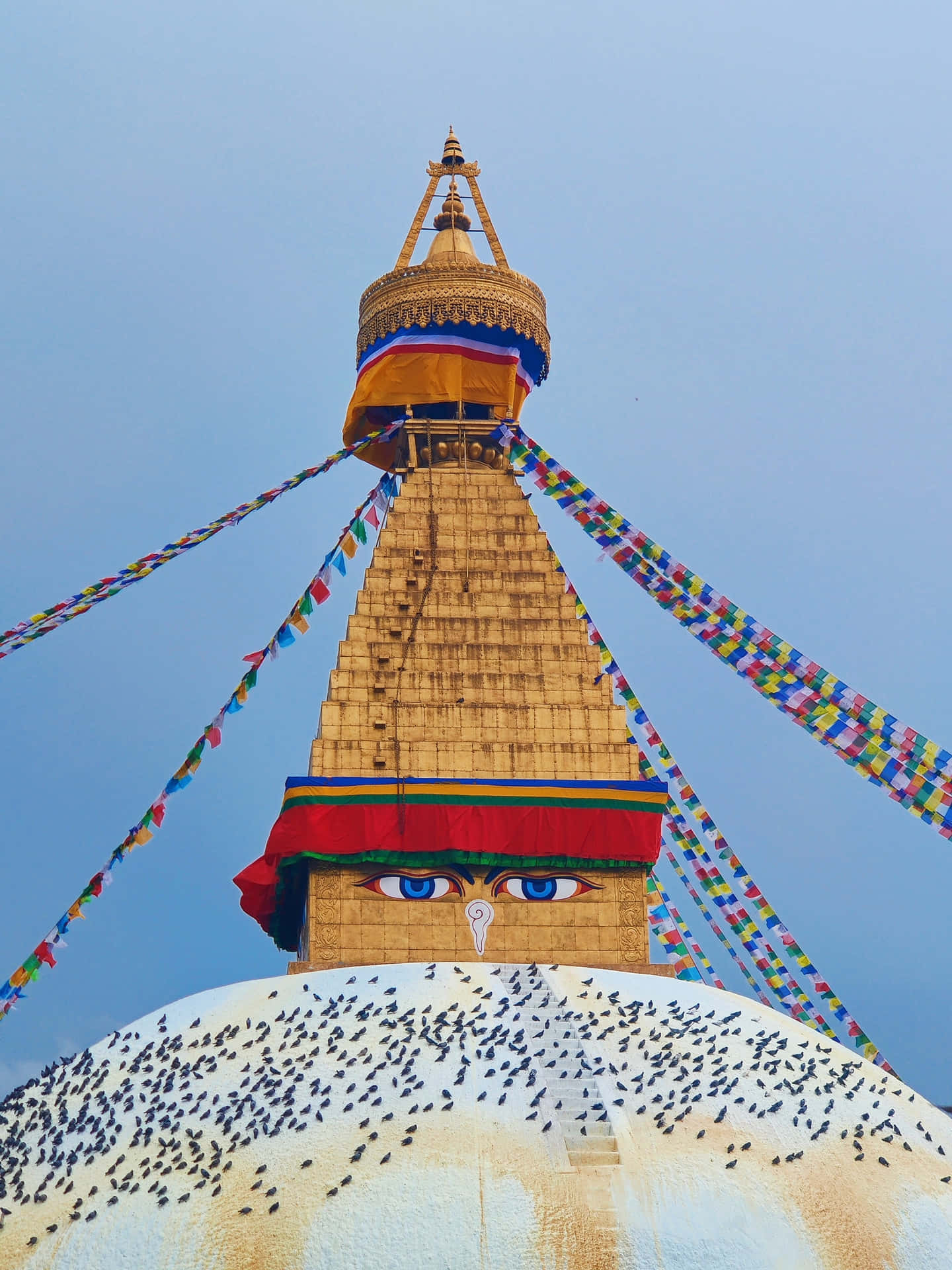 Vistacompleta De La Mitad Superior Del Stupa De Boudhanath Fondo de pantalla