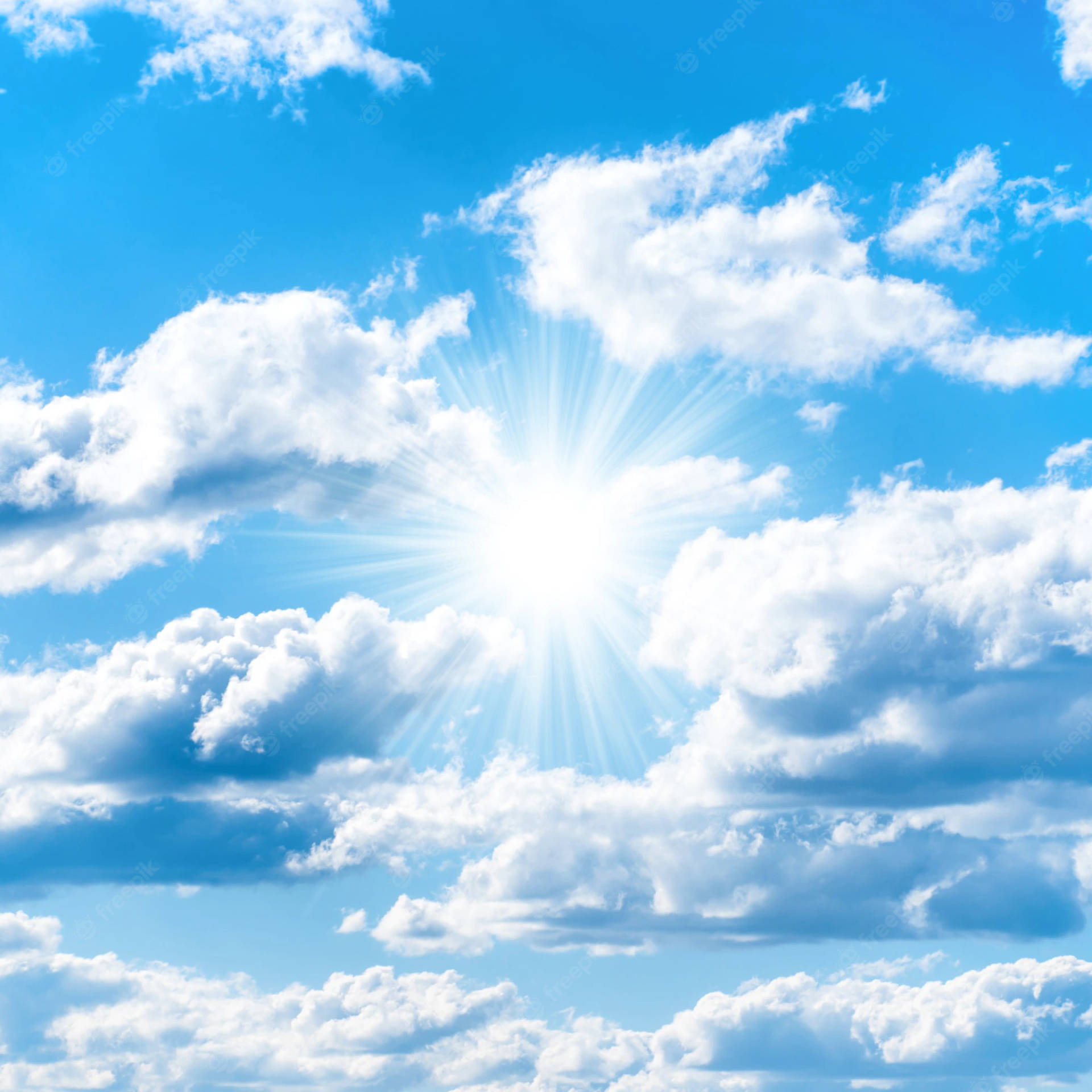 Nubesfunerarias Con Sol En El Centro Fondo de pantalla