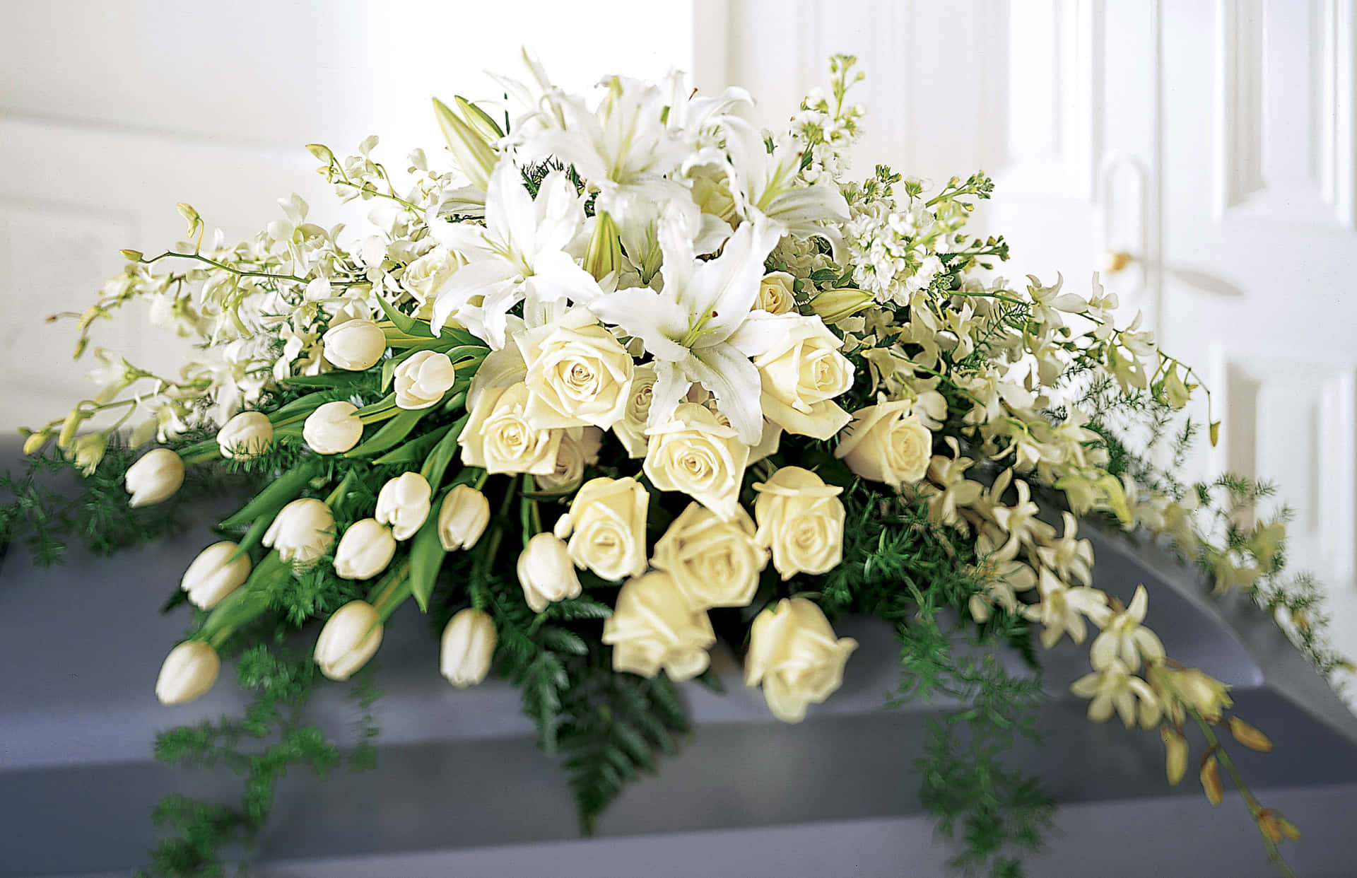 Honor and Celebrate a Life with Funeral Flower Arrangements