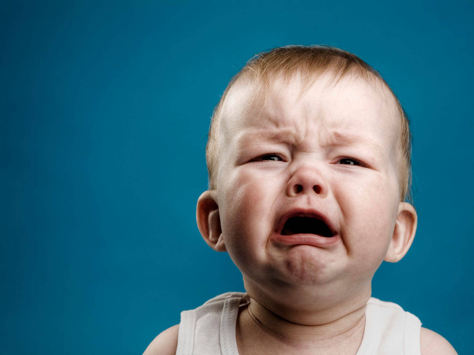 Funny Baby Crying Wallpaper