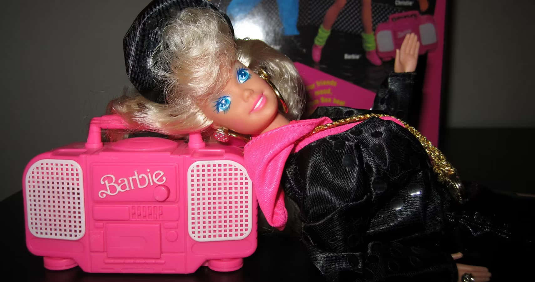 Imagendivertida De Una Radio De Barbie De Los Años 80
