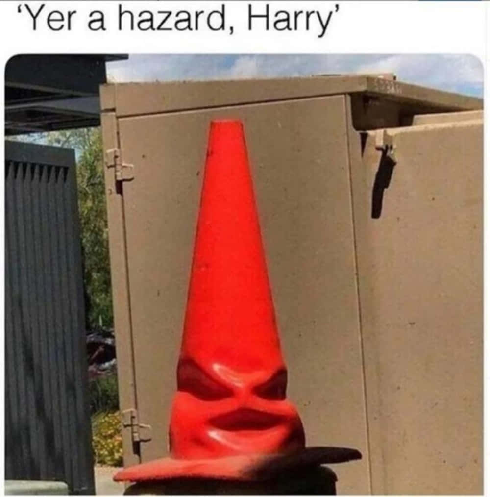 Seiun Pericolo Harry, Divertente Immagine Di Un Cono Del Traffico Stupido.