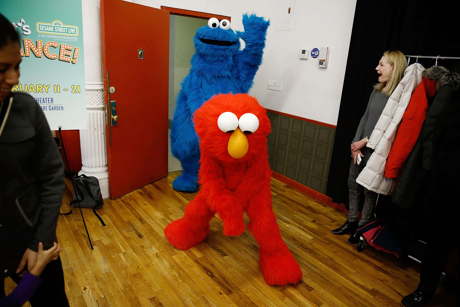 Sjov Elmo og Cookie Monster danser billedet