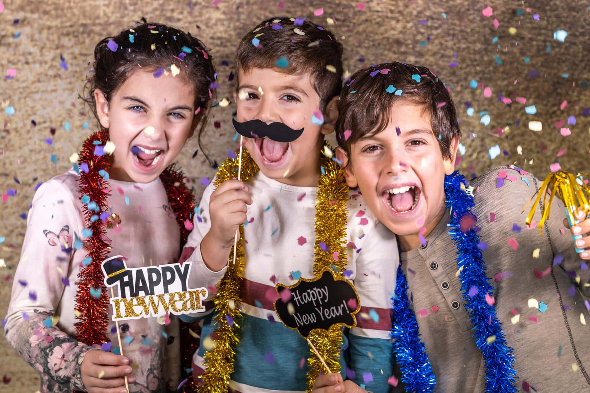 Funny Family New Year Picture