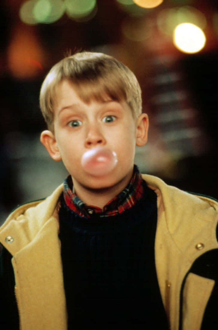 Download Funny Home Alone Kevin Bubblegum Wallpaper Wallpapers