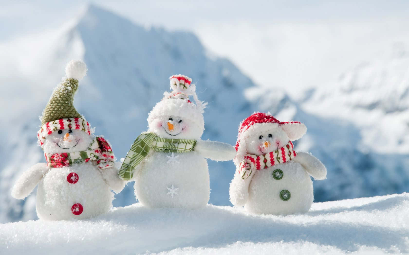 Funny Snow Snowmen On Snow Mountain Picture