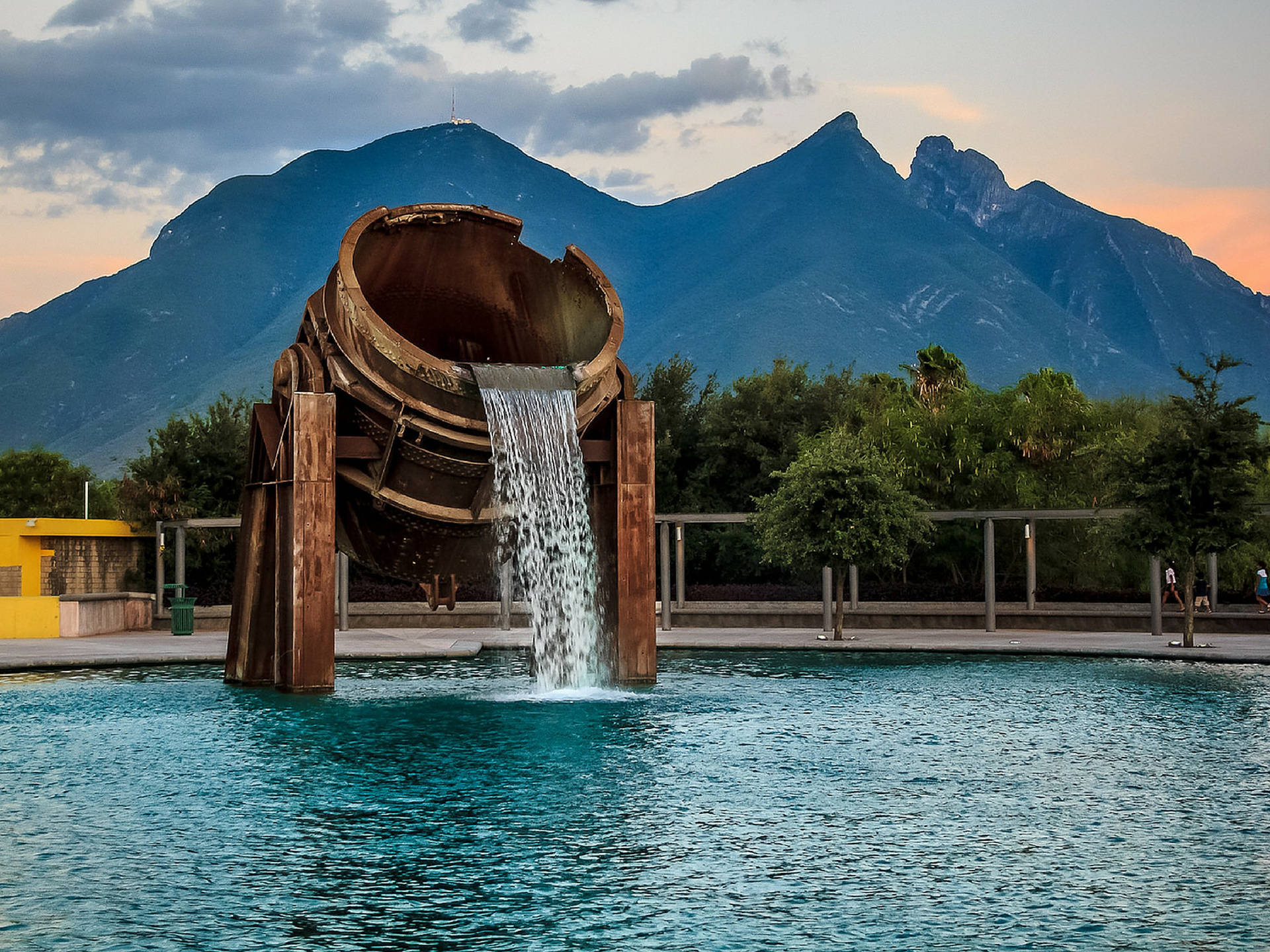 Furnace Fountain In Monterrey Wallpaper
