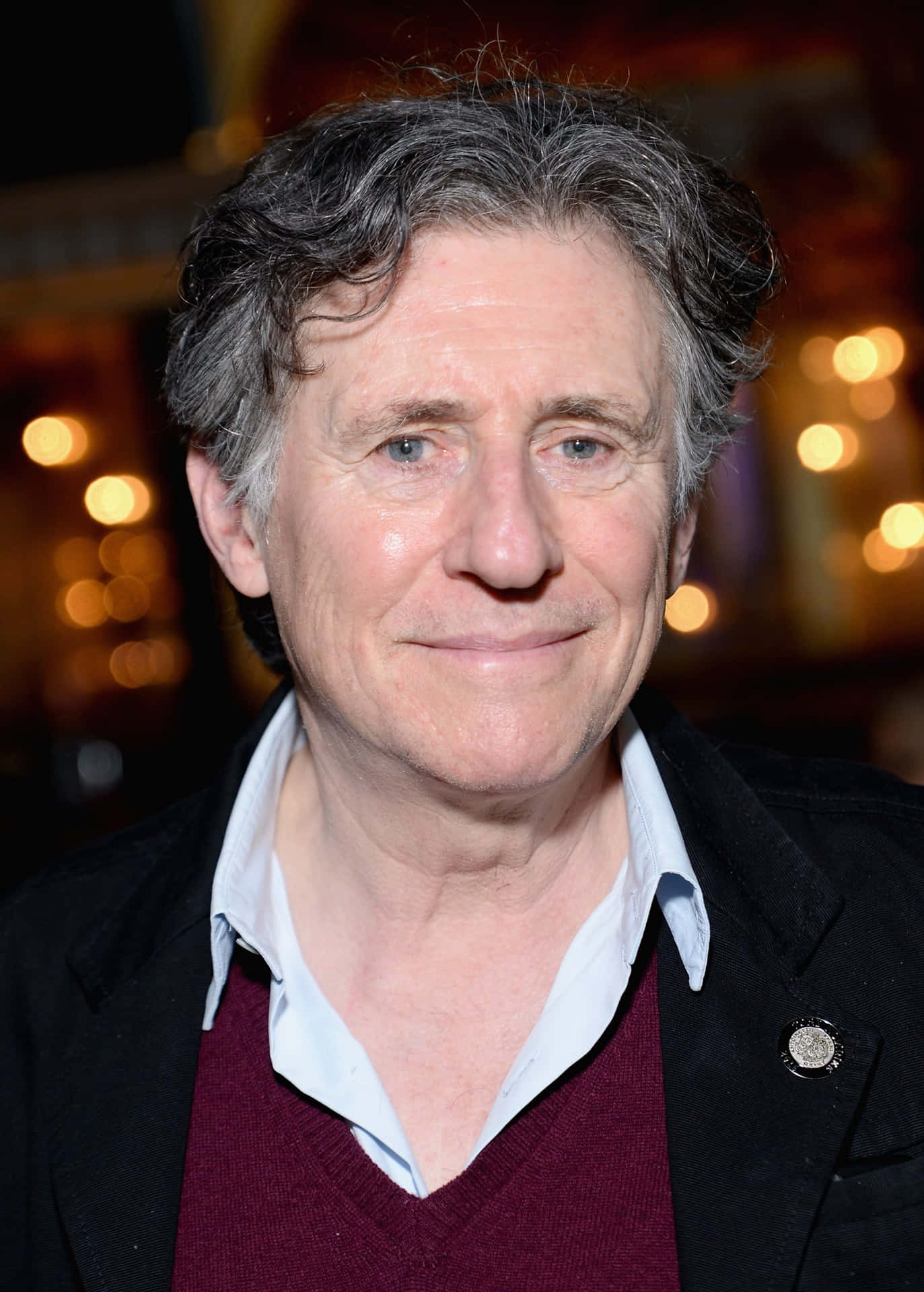 Actorgabriel Byrne Would Make An Excellent Addition To Your Computer Or Mobile Wallpaper. Fondo de pantalla