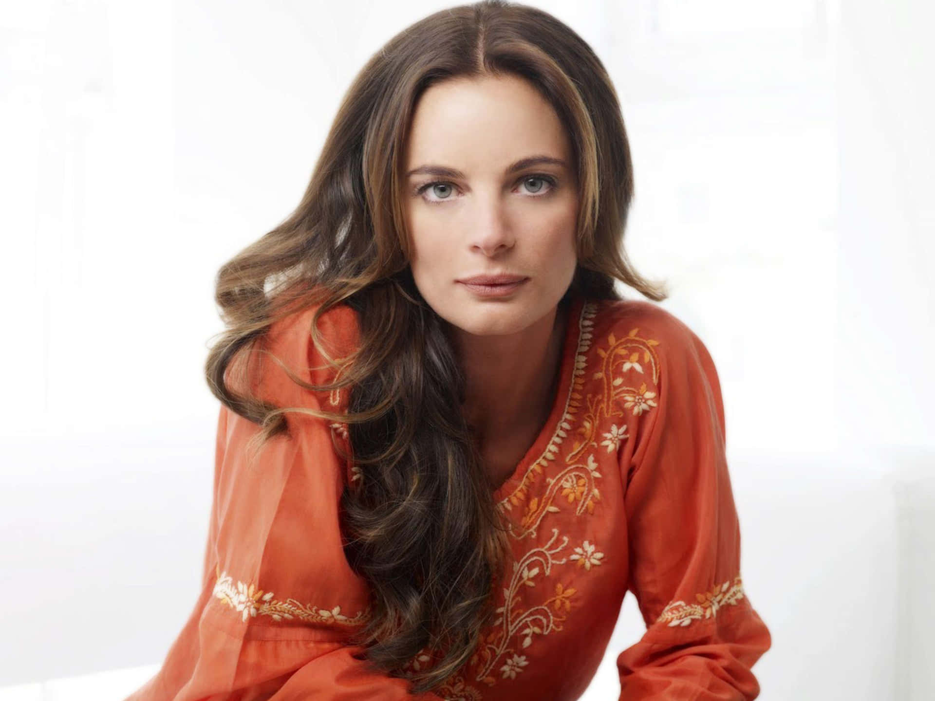 Graceful Gabrielle Anwar posing in a stylish outfit Wallpaper