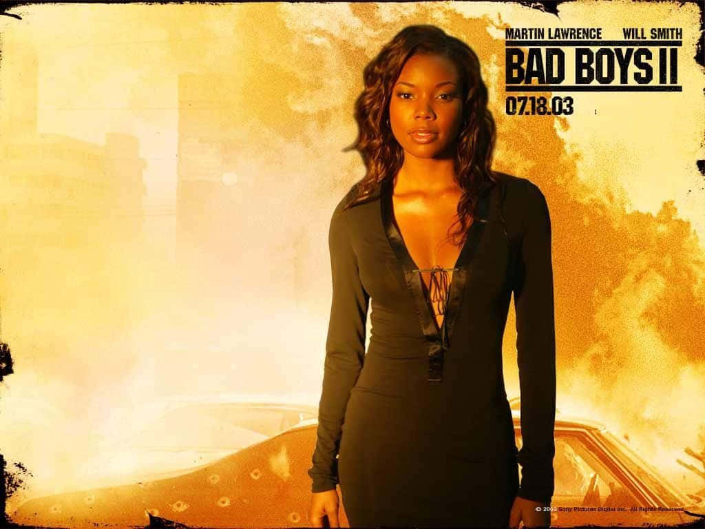 Actress Gabrielle Union Smiling Radiantly Wallpaper