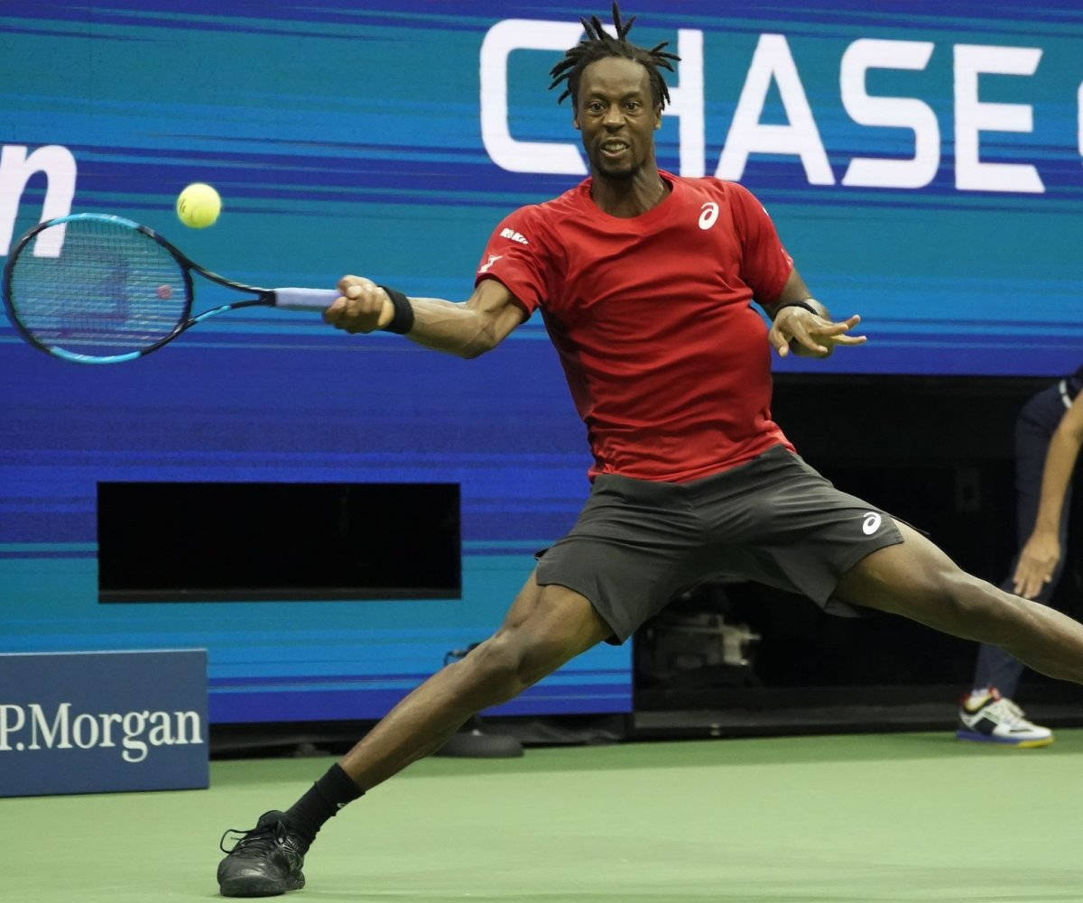 Gael Monfils demonstrating his agility on the tennis court Wallpaper