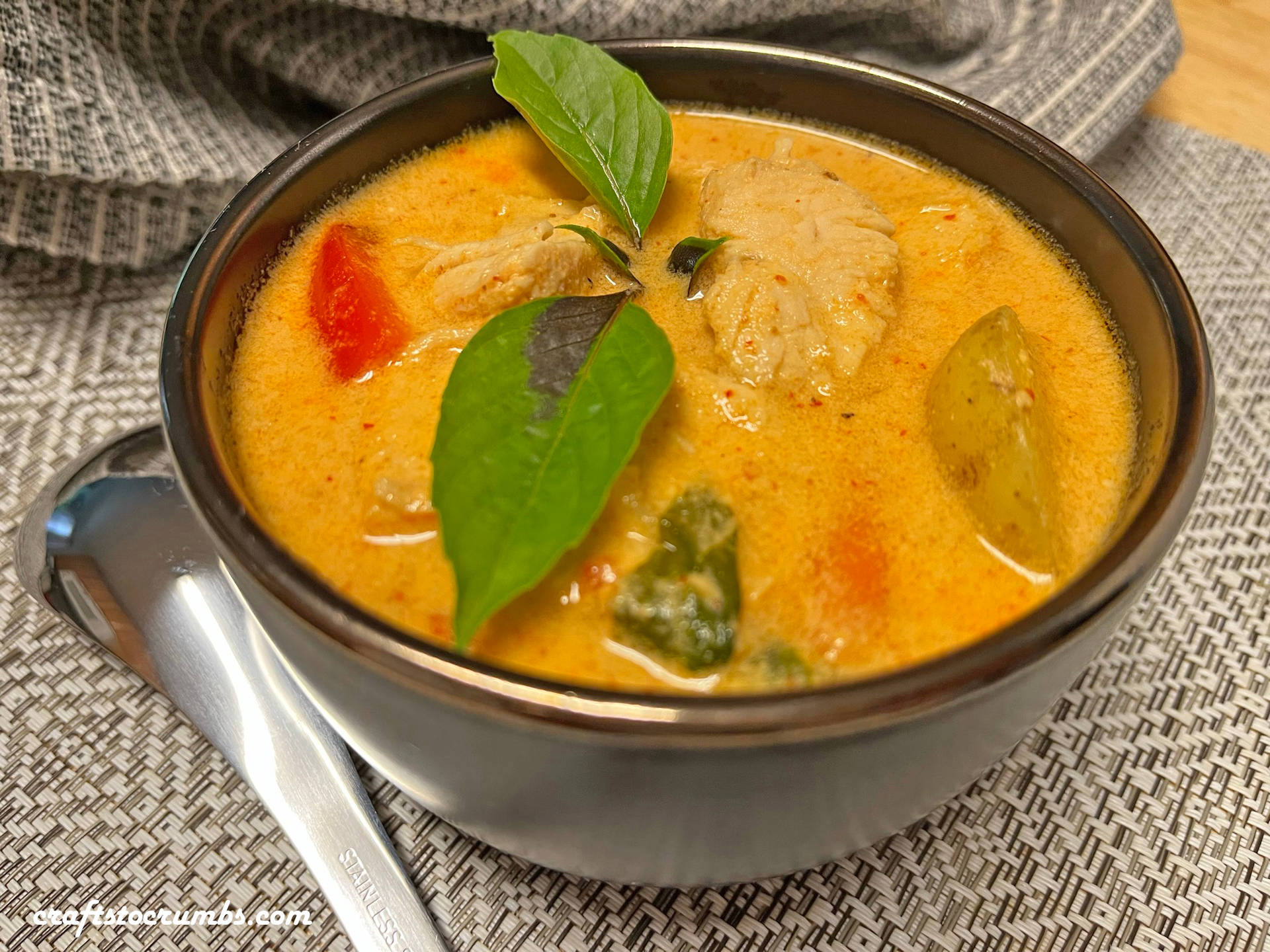 An inviting bowl of Gaeng Phet- Red Thai Curry Wallpaper