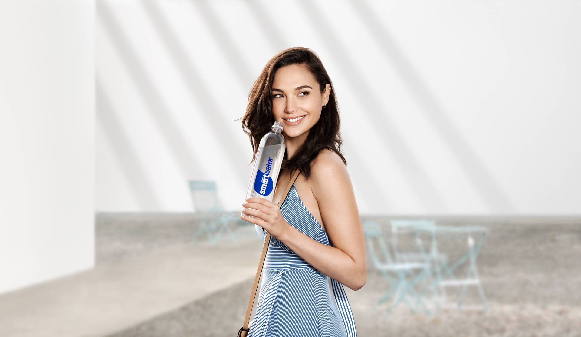 Gal Gadot In Smartwater Commercial Wallpaper