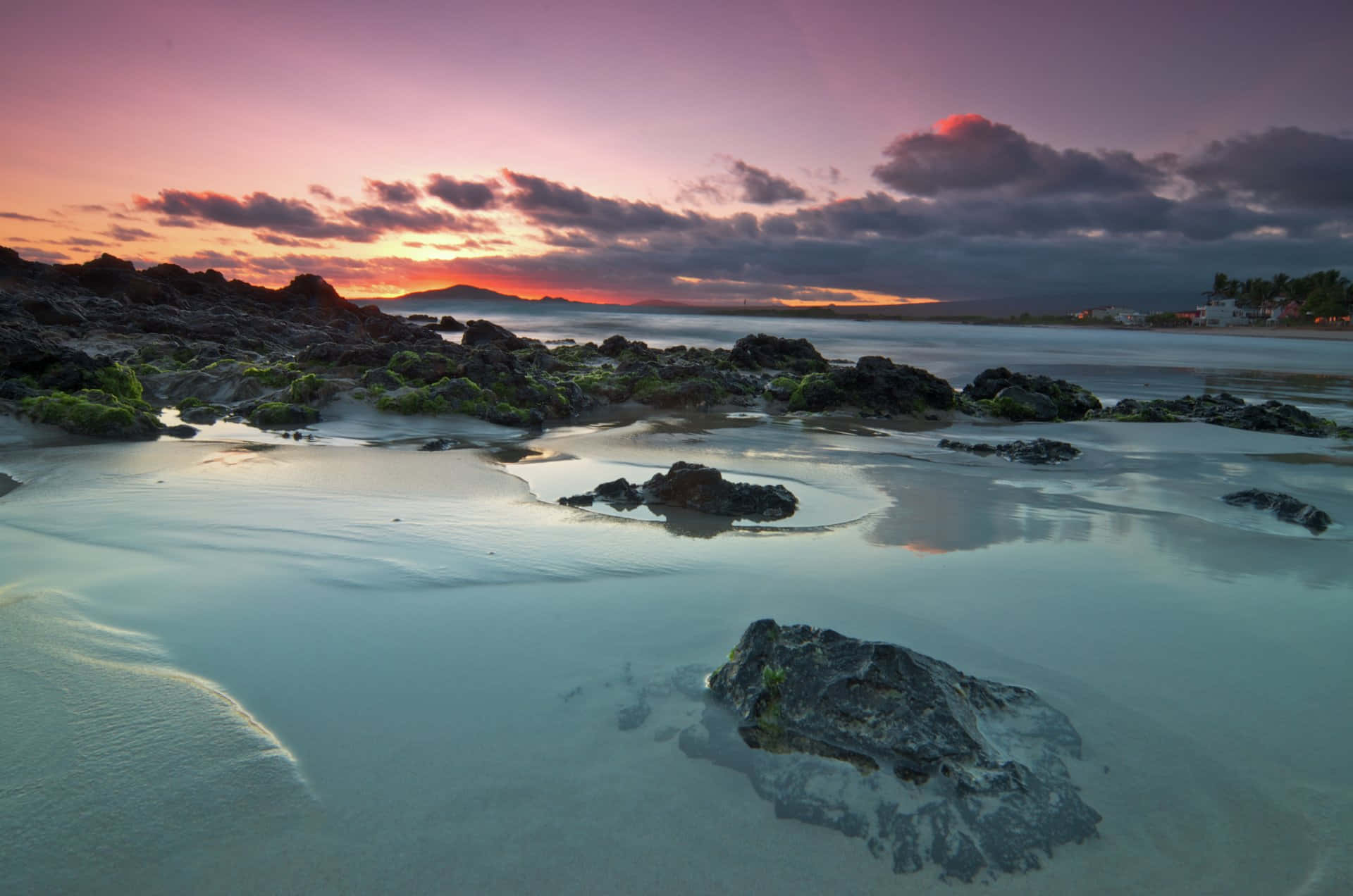 Galapagosinseln - Wunderschöner Sonnenuntergang Und Landschaft Wallpaper