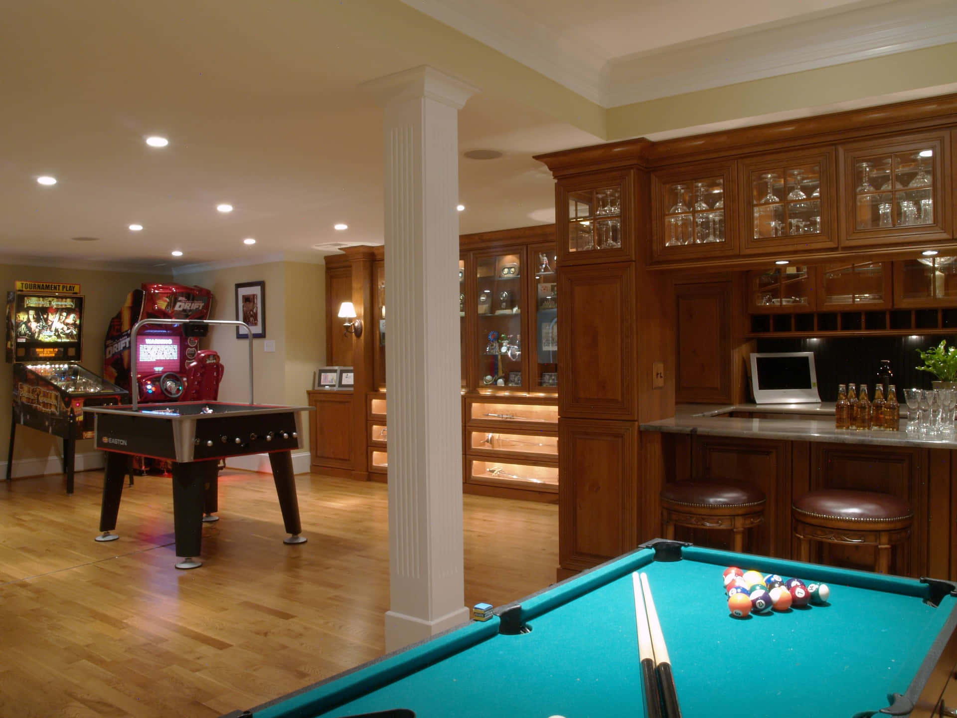 Play Games in Comfort with an Inviting Game Room