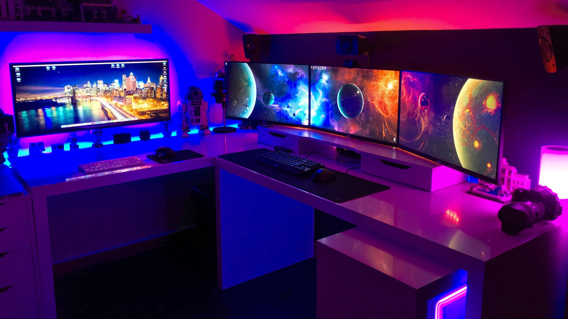 Gaming Room Galaxy Triple Desktop