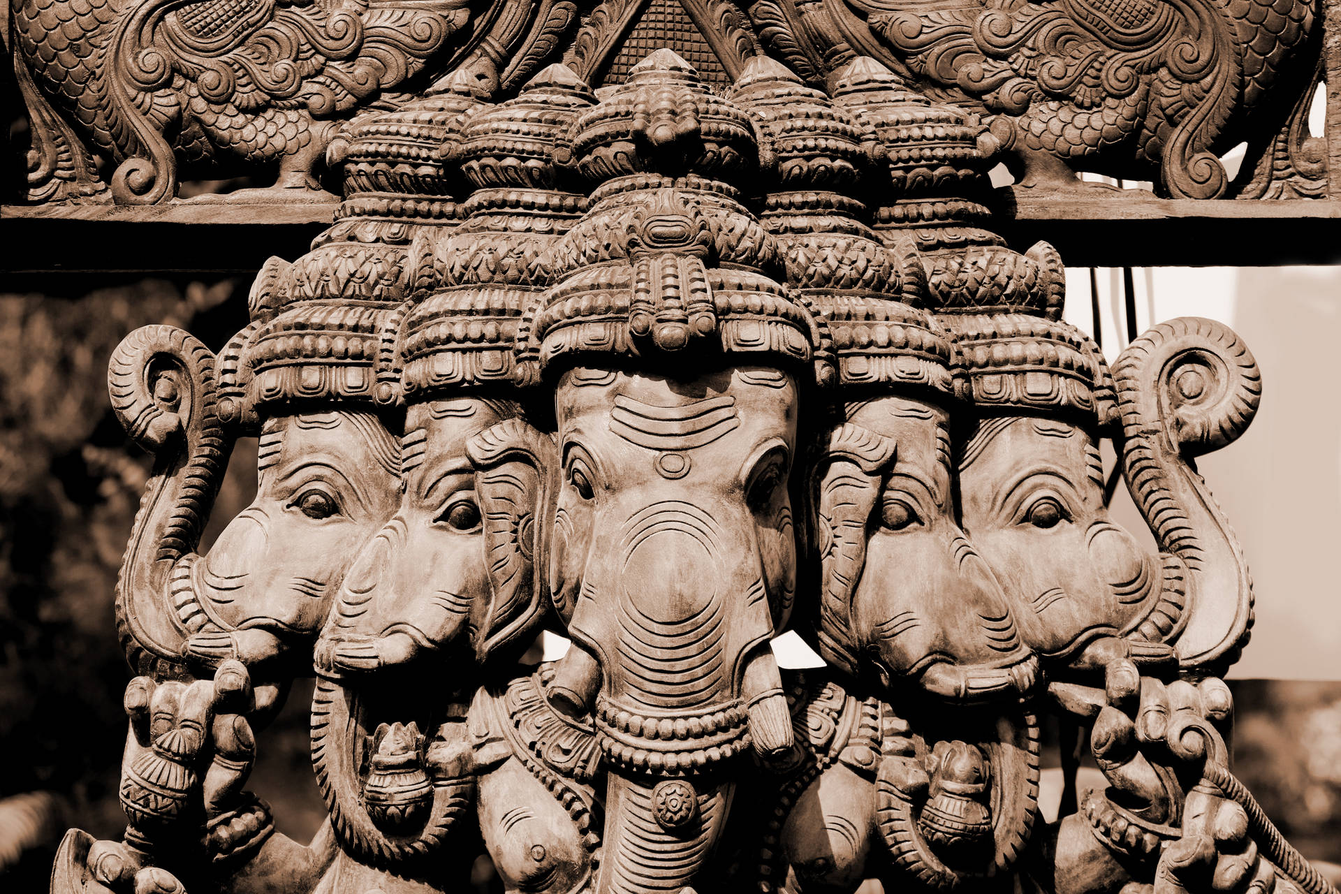 Ganeshmed 4k Upplösning Och Många Huvuden Som Mobilskärmsbakgrund. Wallpaper