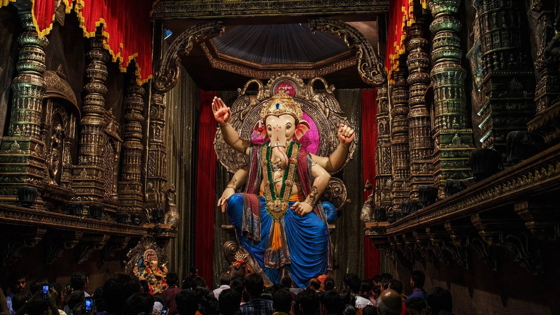 Ganesh Full HD In Temple Wallpaper