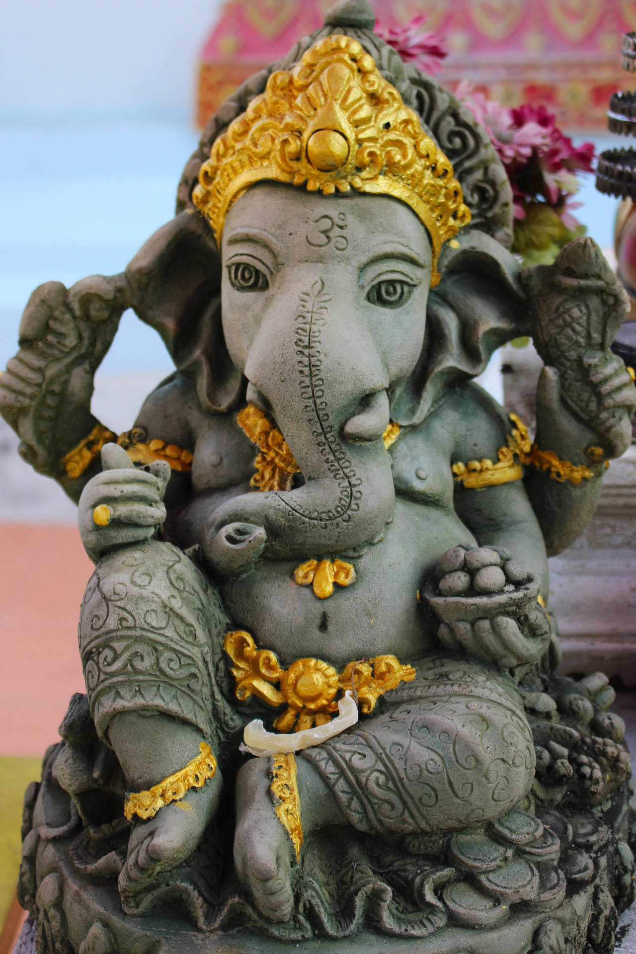 Statuadi Ganesh In Alta Definizione Con Doratura Sfondo