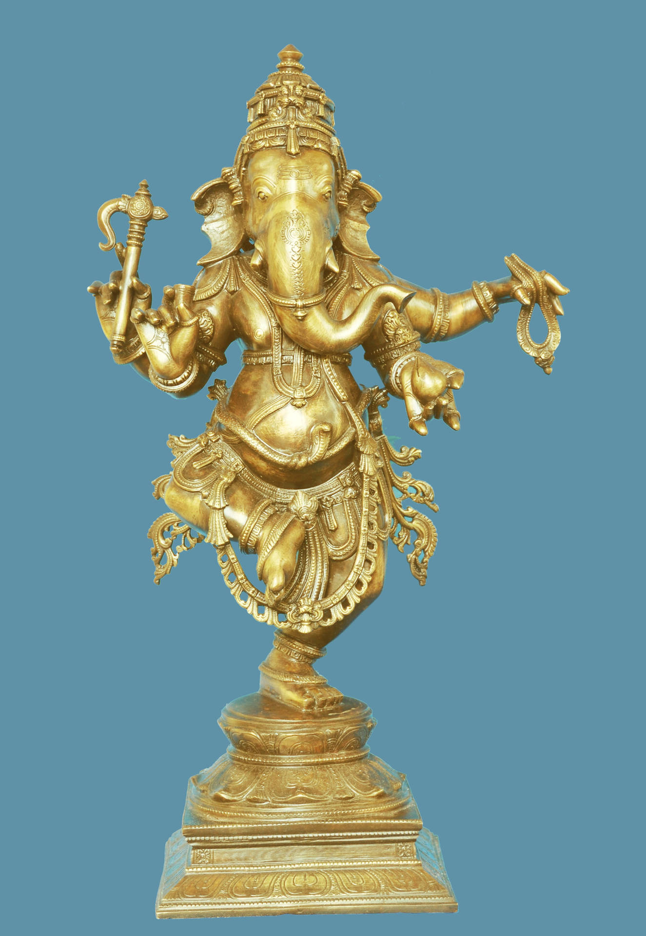 Ganeshji Hd Golden Tanzend Wallpaper