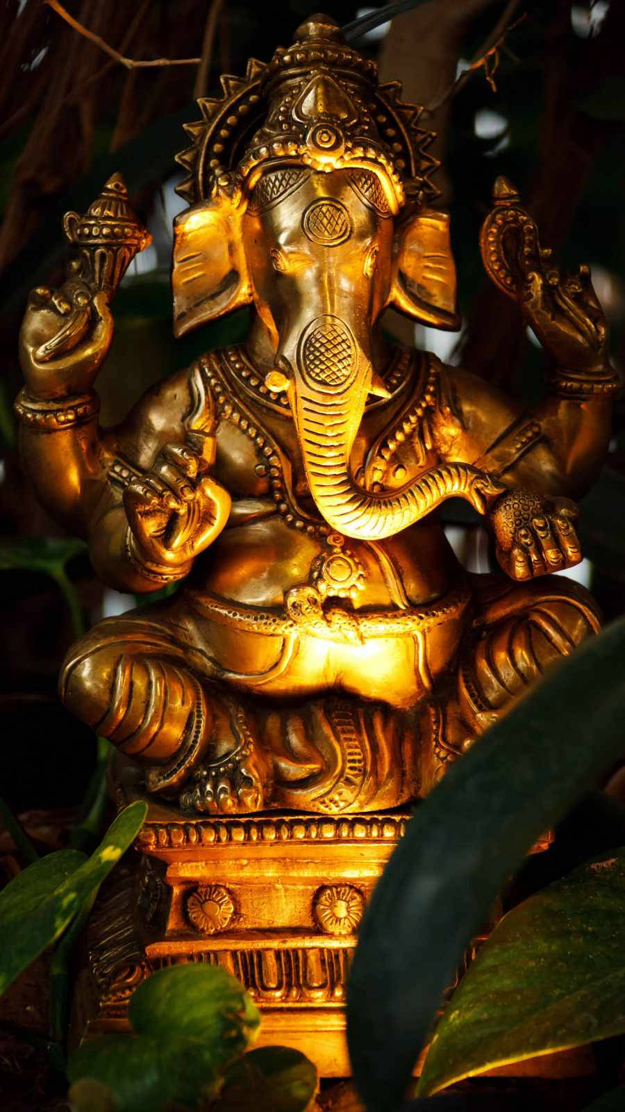 Figuradorada Luminosa De Ganesha Fondo de pantalla
