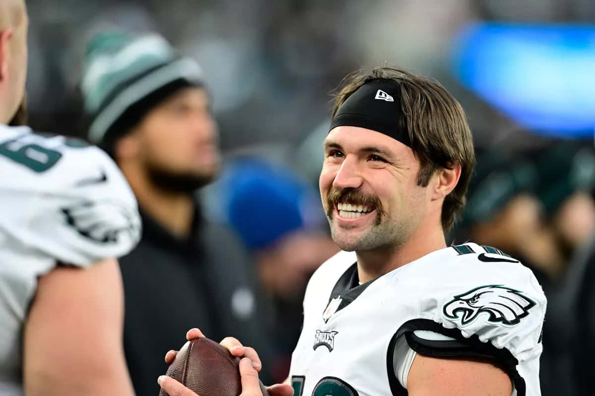 Gardner Minshew Smiling Eagles Quarterback Wallpaper