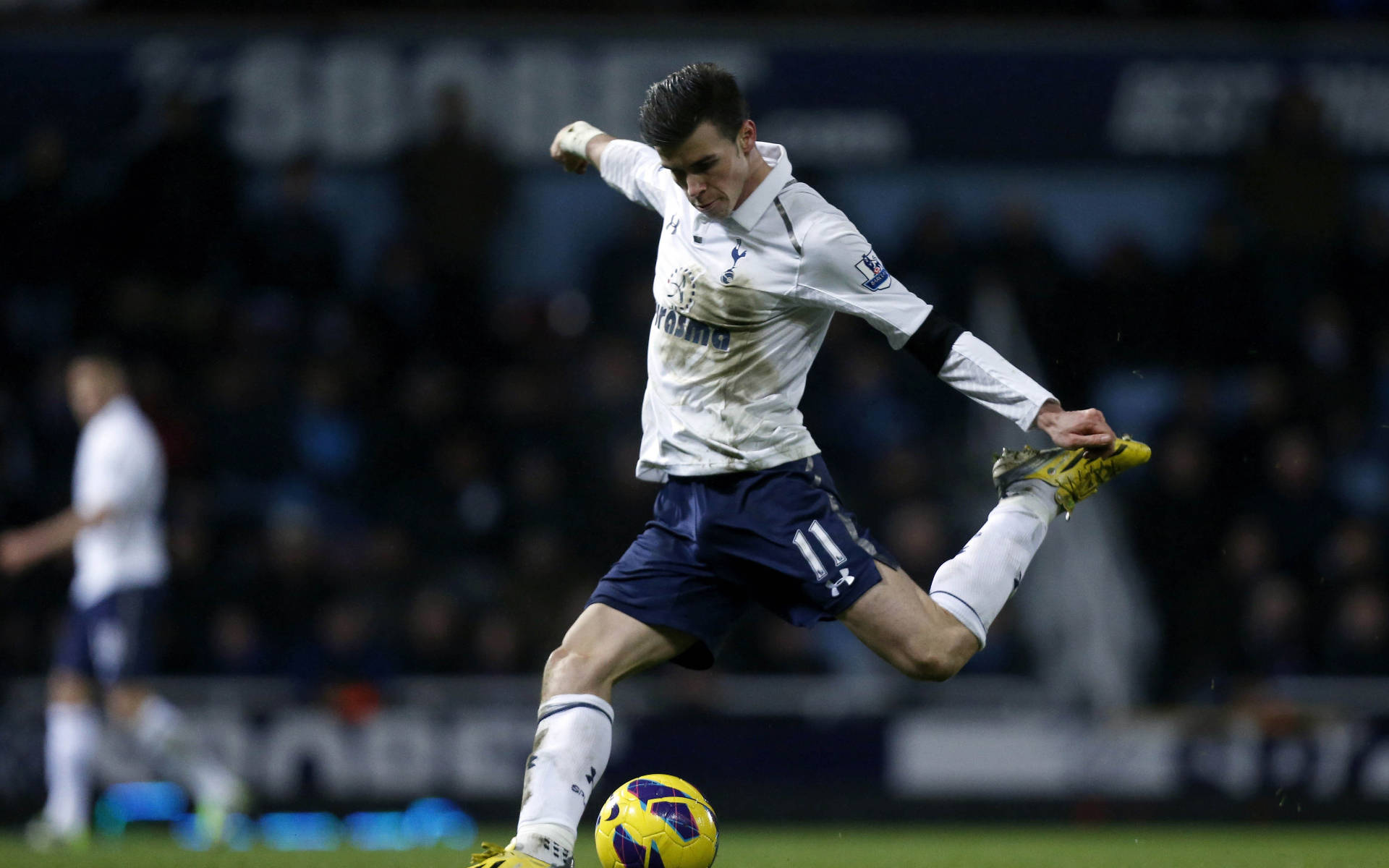 Gareth Bale Kicking Soccer Ball Wallpaper