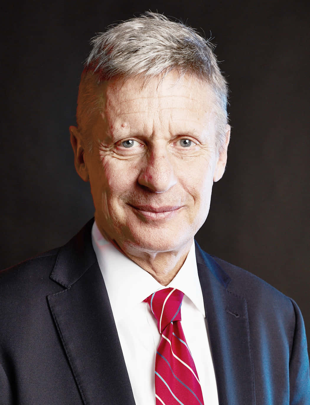 Gary Johnson Outfitted in a Black Suit Wallpaper