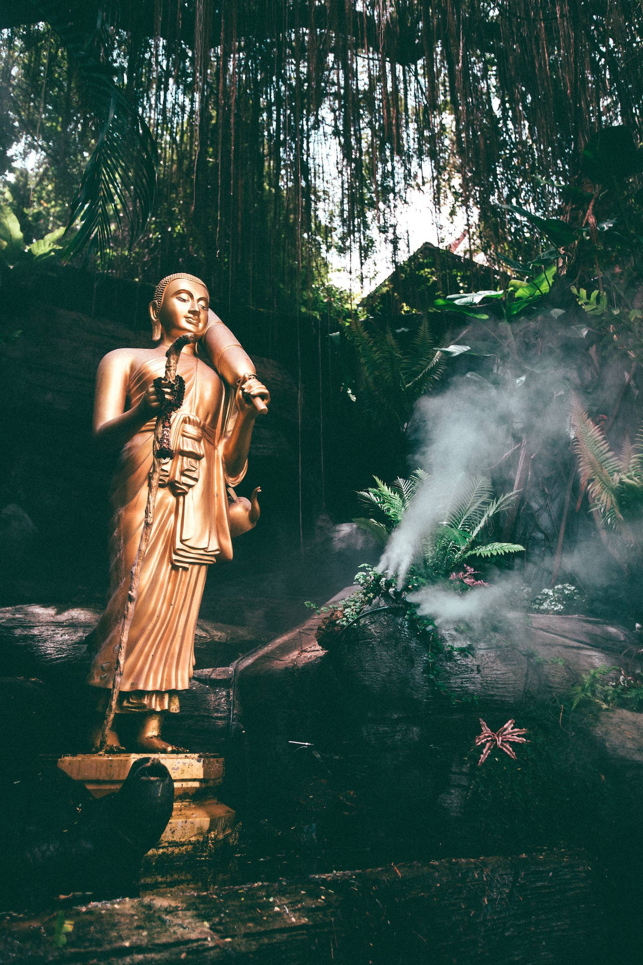 Estatuade Bronce De Gautam Buddha Fondo de pantalla