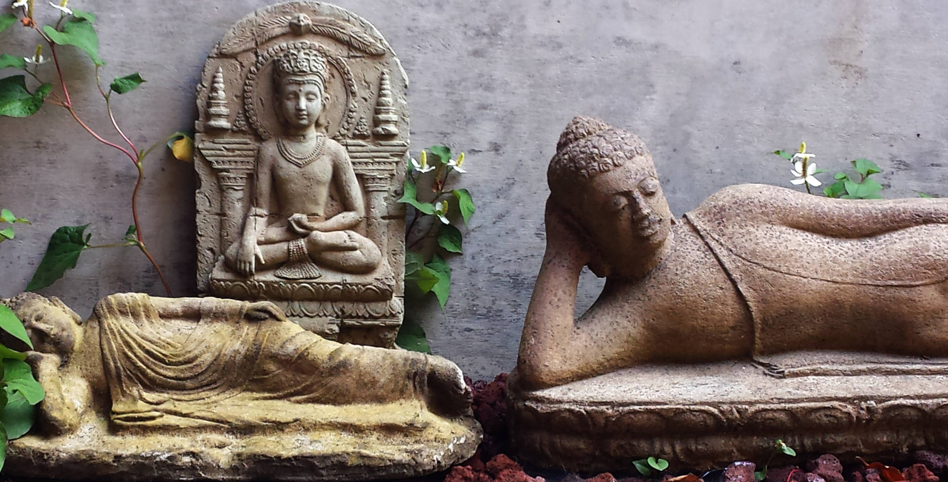Estatuade Piedra Esculpida De Gautama Buda Fondo de pantalla
