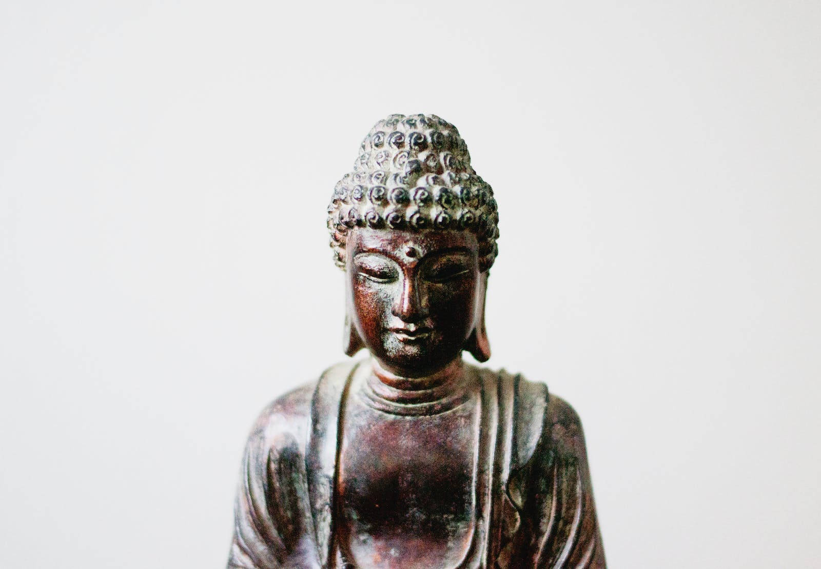 Statua In Rame Vintage Di Gautam Buddha Sfondo