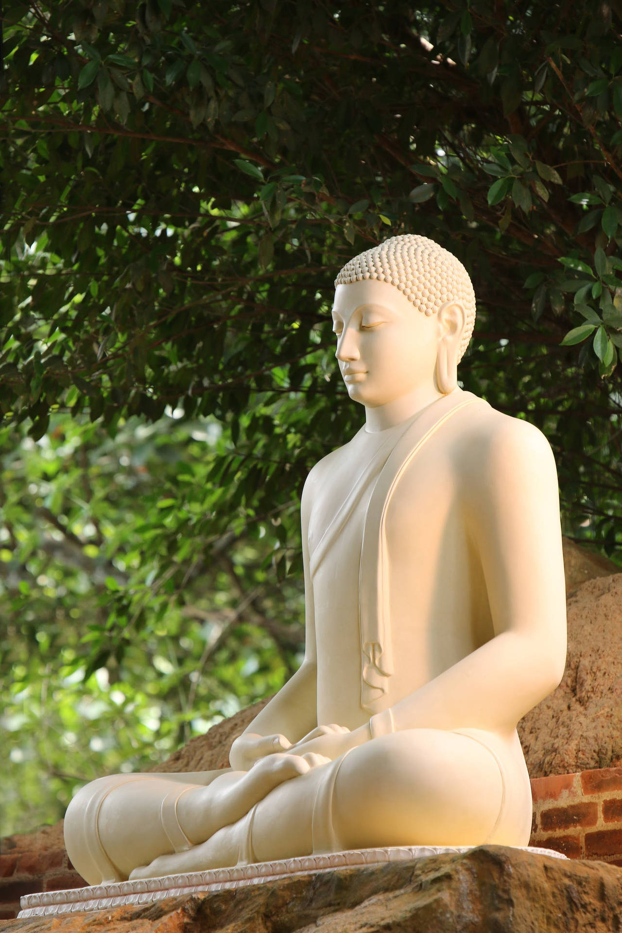 Gautama Buddha Statua In Marmo Bianco Sfondo