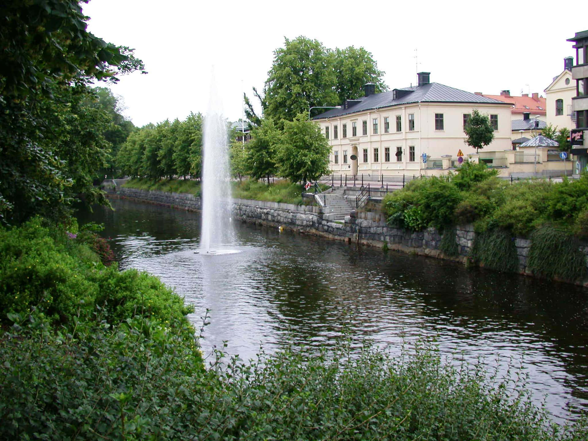 Gavle River Fountain Scenery Wallpaper