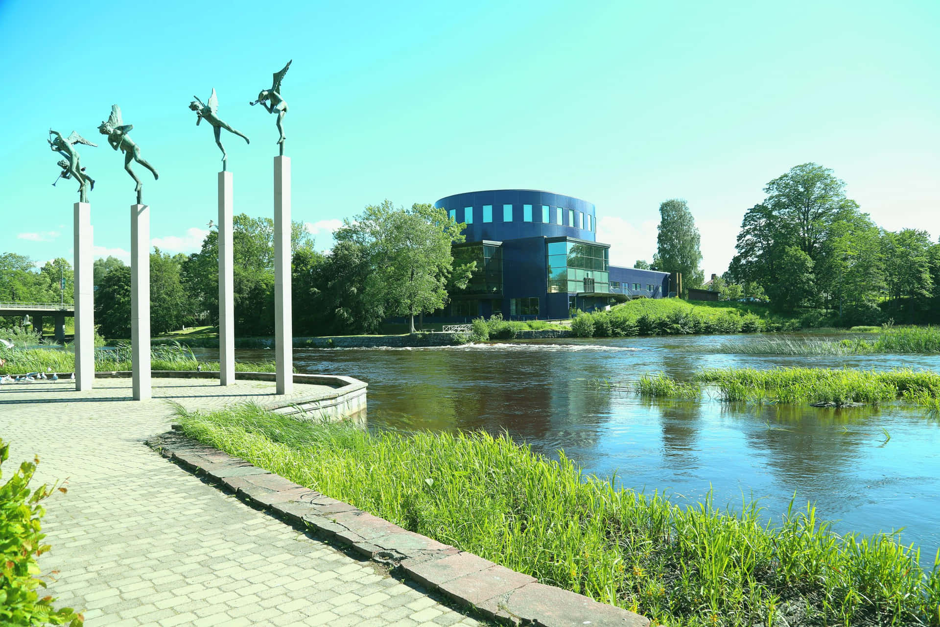 Gavle Riverfront Sculpturesand Architecture Wallpaper