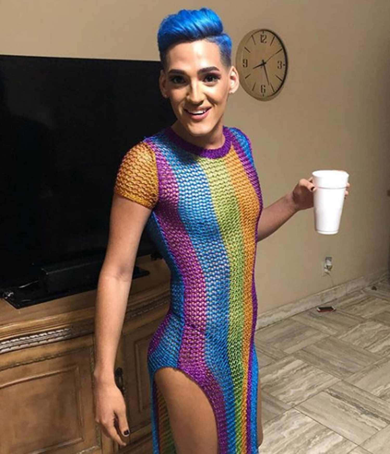 Vestitoarcobaleno Di Orgoglio Gay Latino Sfondo